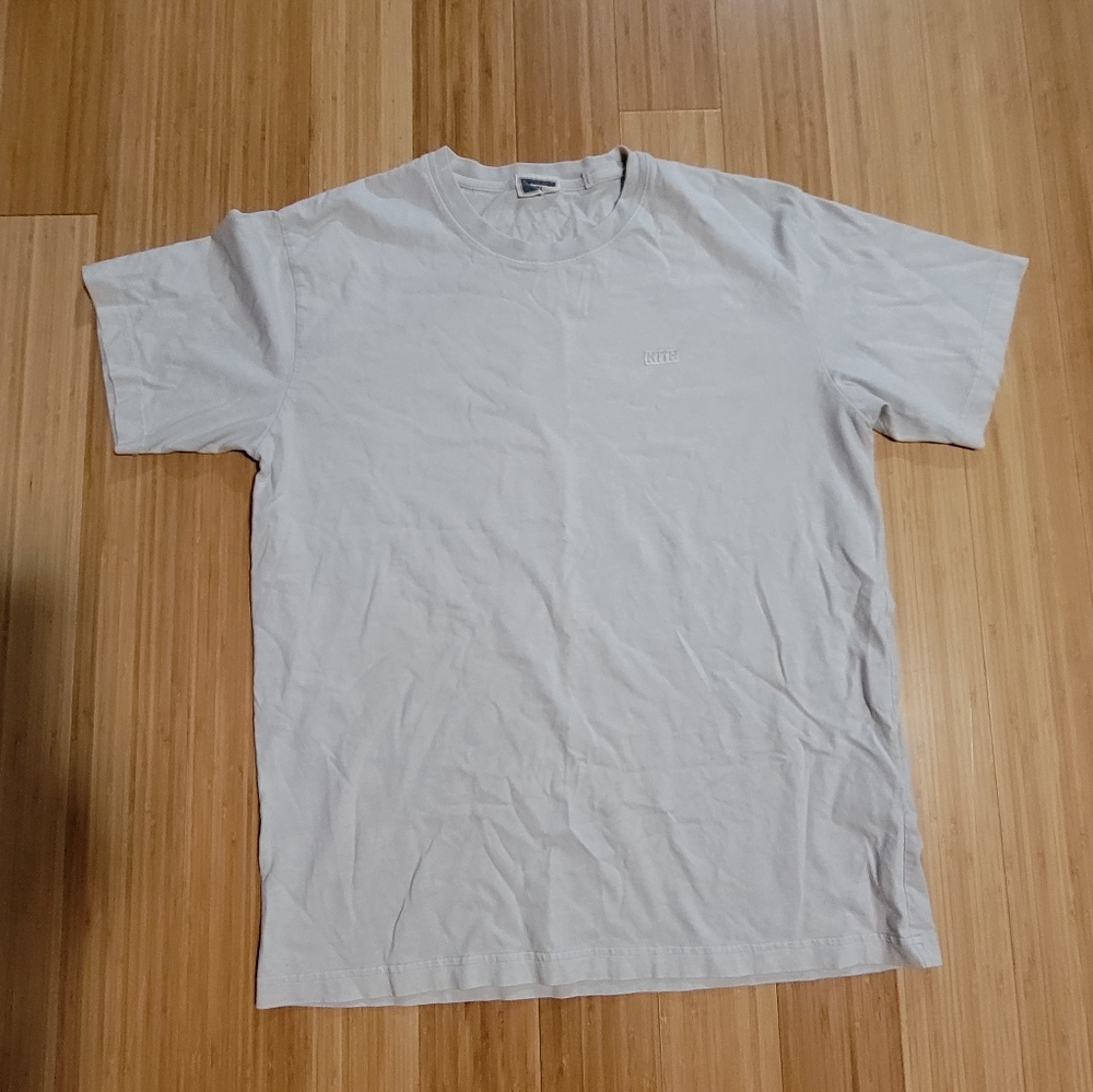 Kith light gray tshirt with velvet detail